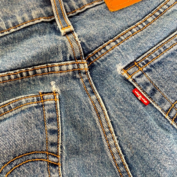 Levi’s High Waisted Jeans - Picture 5 of 5